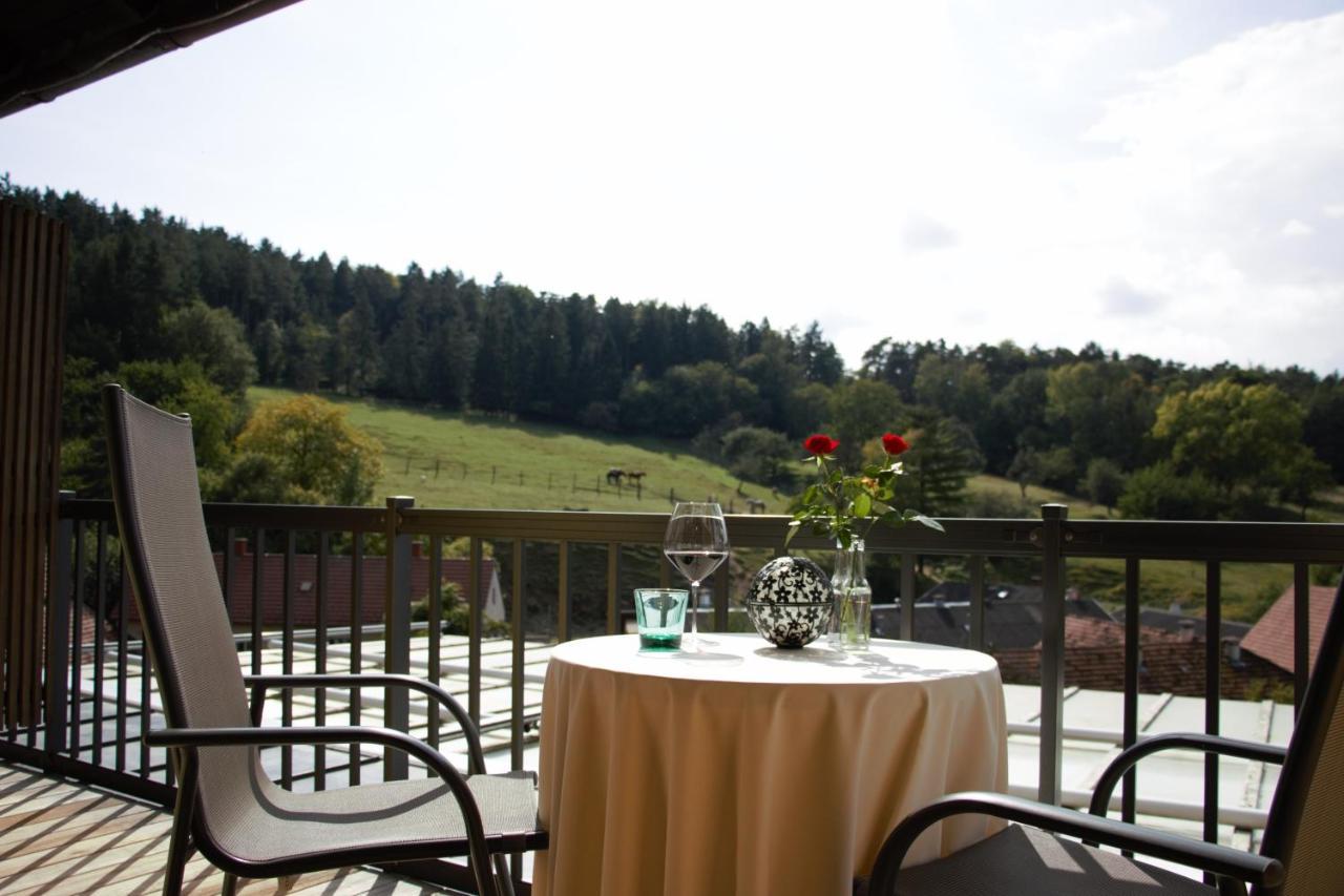 Hotel Kupfer-Dachl Katzelsdorf Esterno foto