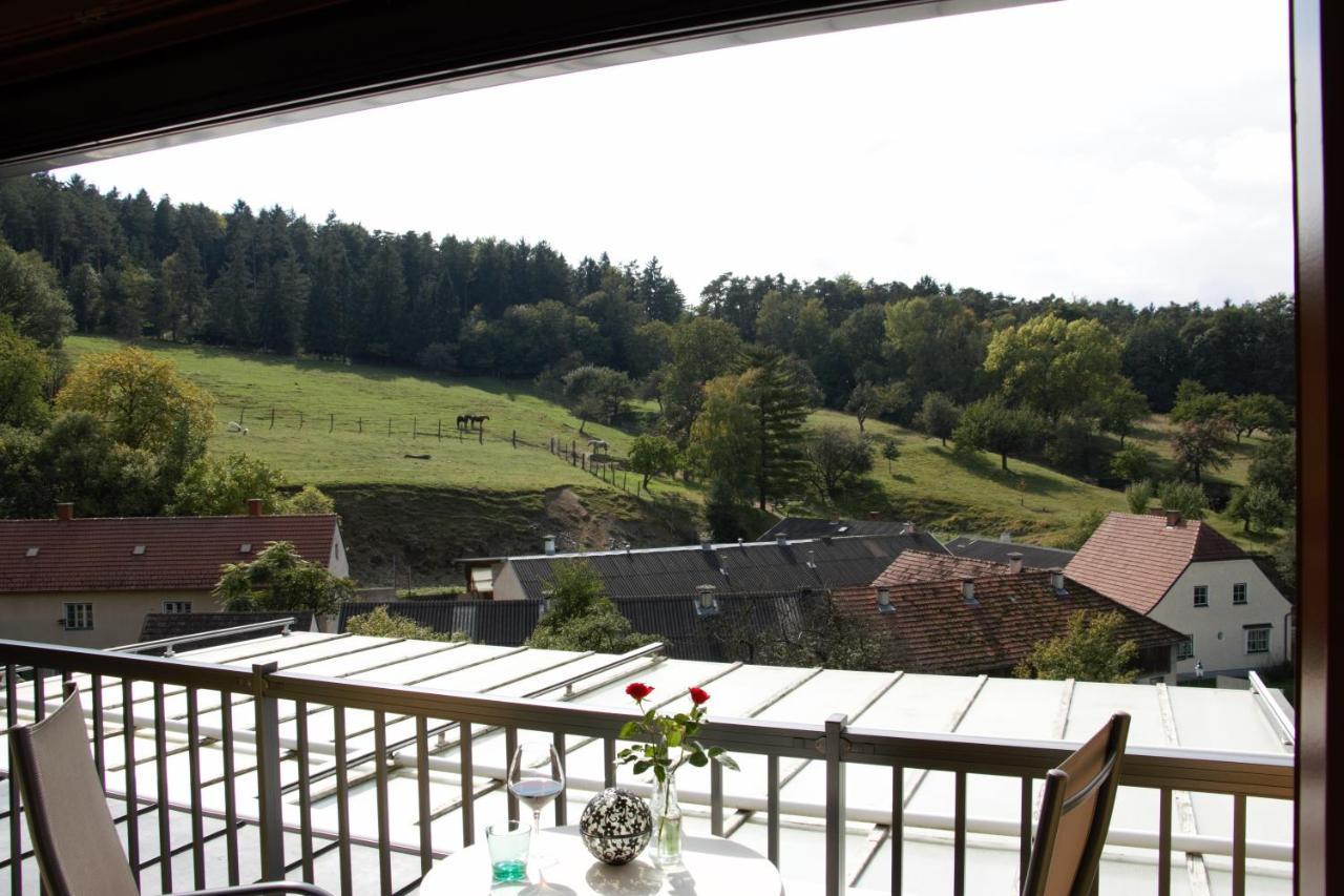 Hotel Kupfer-Dachl Katzelsdorf Esterno foto